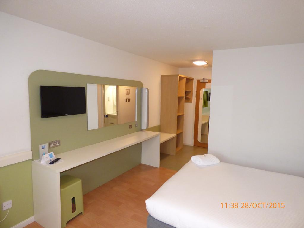 Warrington Motel, J20 M6 Lymm Services Zewnętrze zdjęcie