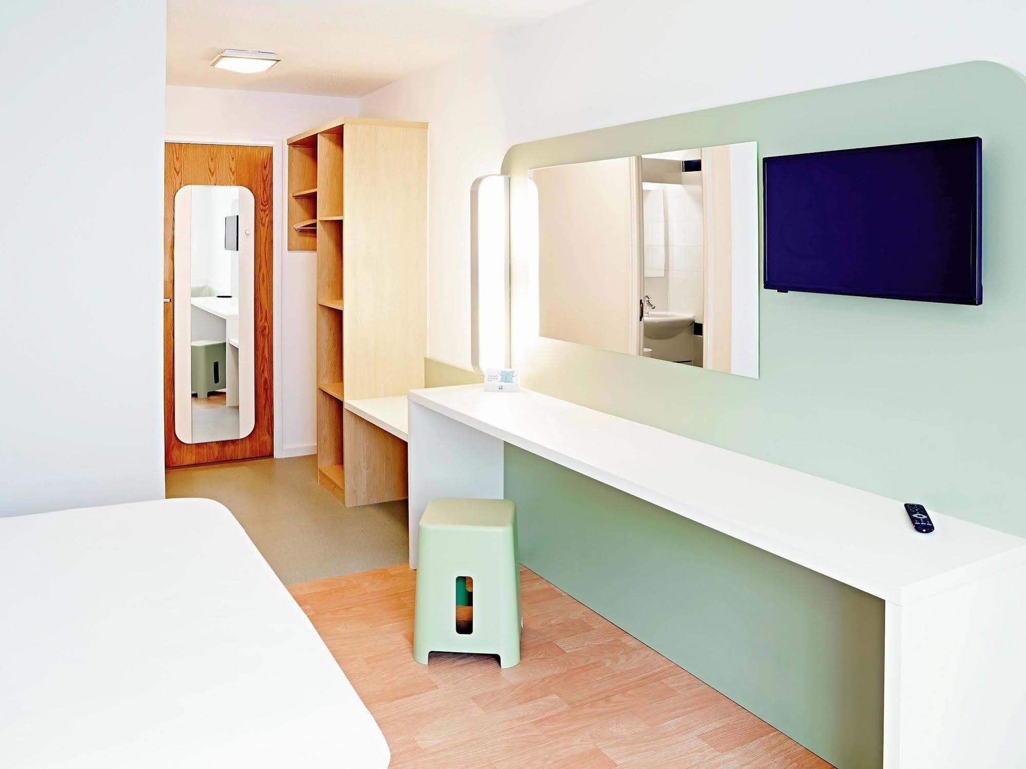 Warrington Motel, J20 M6 Lymm Services Zewnętrze zdjęcie